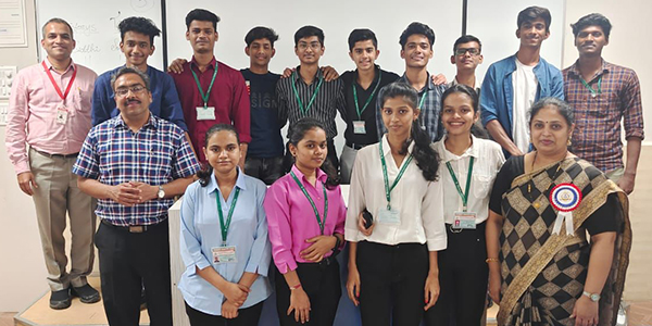 TCET Students gallery with Teachers and experts 